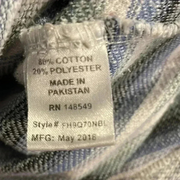 Free Planet Women’s Small Kangaroo Pocket Hooded Pullover - Picture 9 of 9